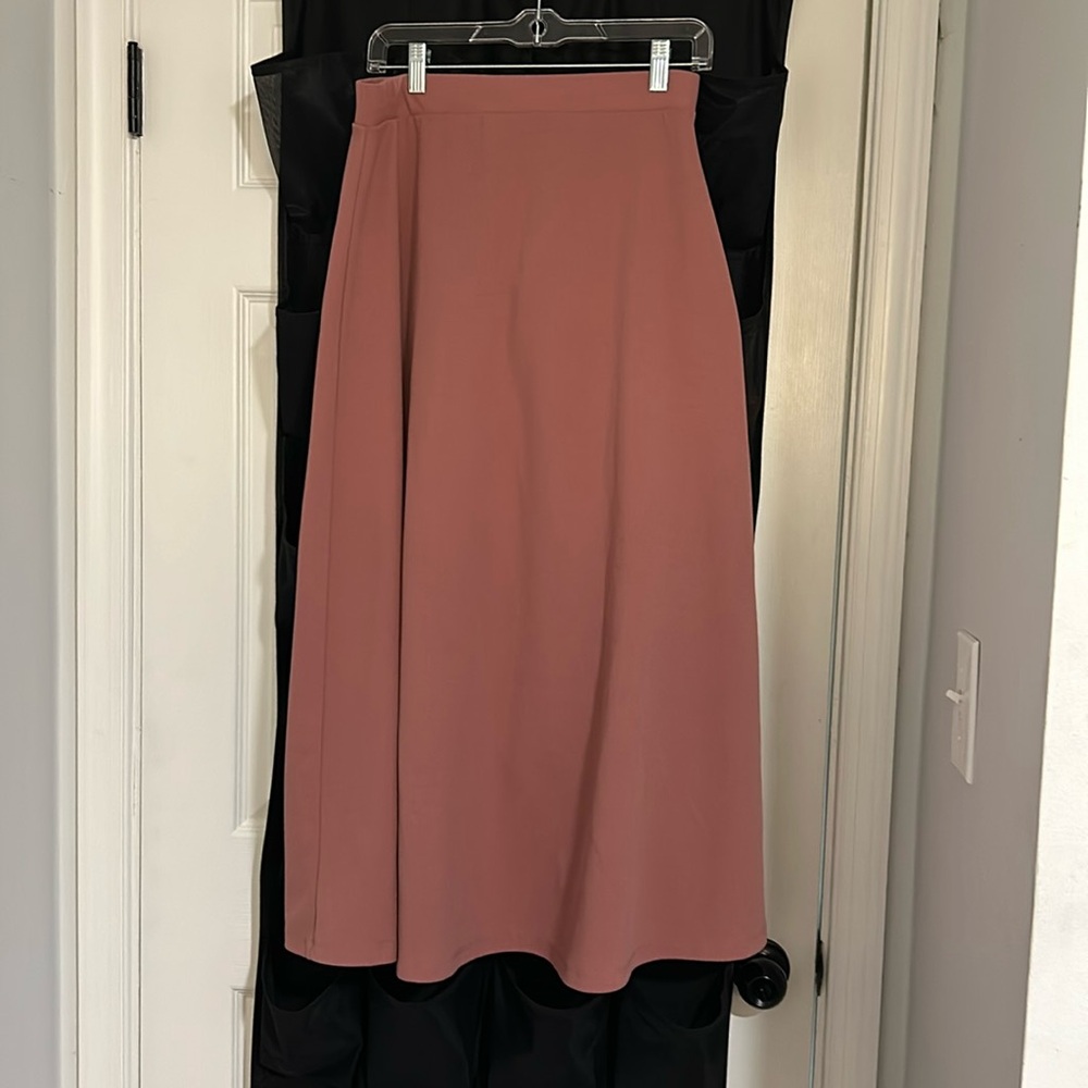 Mauve Skirt, size medium, elastic waistband